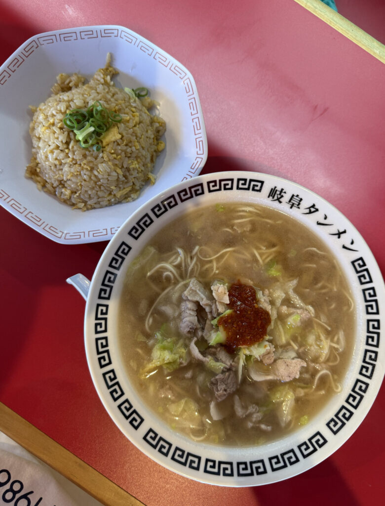 2辛の岐阜タンメンと半チャーハンセット
